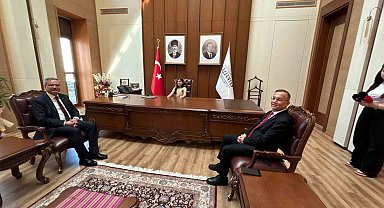 Vali Kemal Çeber, koltuğunu Eylül Lina Yıldız'a devretti