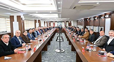 Vali Köşger'den iş dünyasına yakın temas