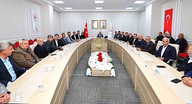 Vali Osman Varol, muhtarlarla istişare toplantısı yaptı