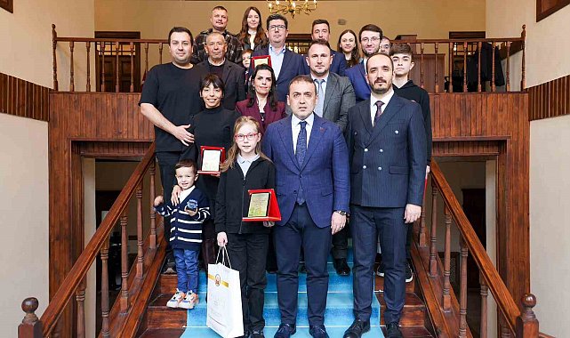 Vali Sözer 'Yılın Okuru' ödüllerini takdim etti