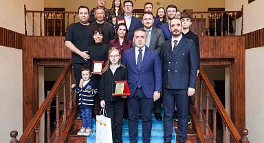 Vali Sözer 'Yılın Okuru' ödüllerini takdim etti