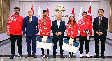 Vali Varol, Balkan şampiyonlarını ödüllendirdi