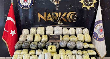 Van'da durdurulan kamyondan 74 kilo uyuşturucu çıktı