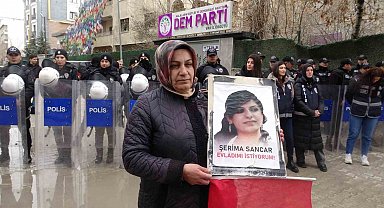 Vanlı Anne: "Bu bayrak için ölün"