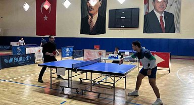 Vezirköprü'de sağlık çalışanları masa tenisi turnuvası