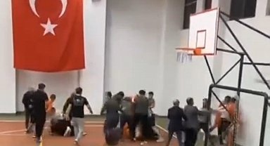 Voleybol turnuvasında 6 öğretmen darp edildi