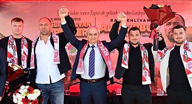 Yağlı güreşlerin efsane ismi Ali Gürbüz'e coşkulu karşılama