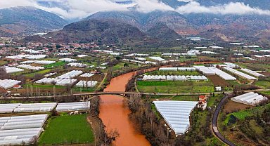 Yağmur sonrası Sakarya Nehri'nin rengi değişti