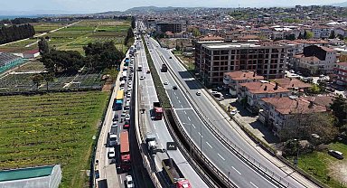Yalova'da köprülü kavşakta çalışma nedeniyle trafik yoğunluğu