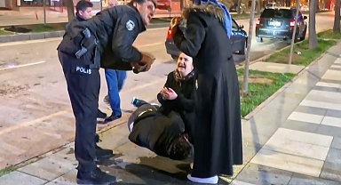 Yaralı oğlunun başındaki annenin feryadı yürekleri dağladı