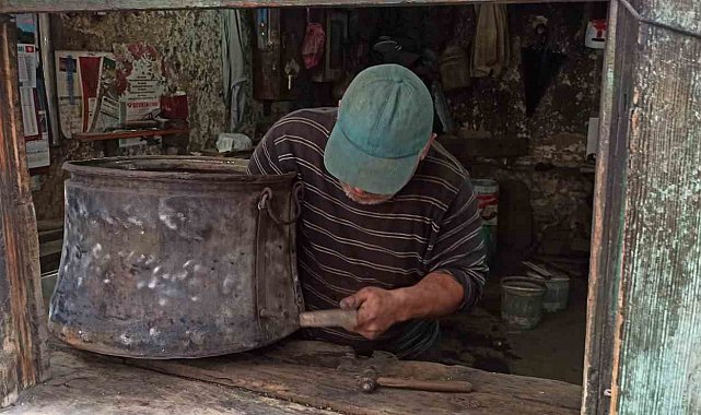 Yarım asırlık son kalay ustası teknolojiye direniyor