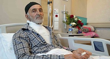 Yaşlı adamın 'tamir' inadı kötü bitti: Borudan fışkıran suyla hastanelik oldu