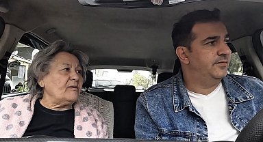 Yaşlı kadın evinin yolunu kaybetti, yardımsever taksici ailesine kavuşturdu