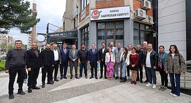 Yerel yöneticiler, gazetecilerle bir araya gelerek 69. yıl coşkusunu paylaştı