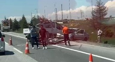 Yol şeridi çeken araca otomobil çarptı