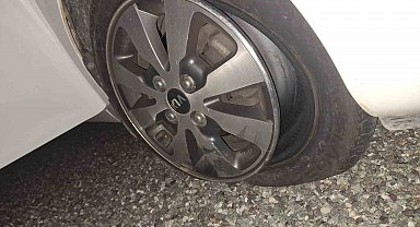 Yolda oluşan çukurlar kazalara davetiye çıkartıyor