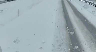 Yozgat'ta karayolları ekipleri kar mesaisinde