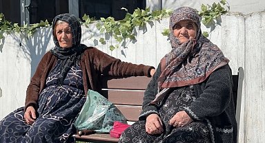 Yüksekova'da güneş yüzünü gösterdi: Vatandaşlar parklara akın etti