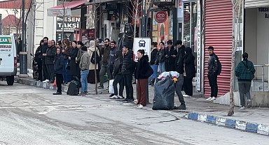 Yüksekova'da ulaşım krizi: Şehir içi servisler kontak kapattı