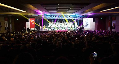 Yunusemre Türk Müziği Topluluğundan unutulmaz konser