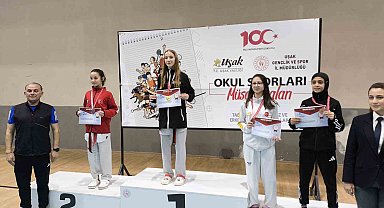 Yunusemreli Meyra'dan altın madalya