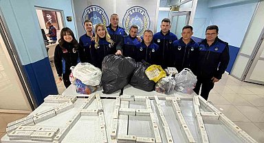 Zabıta ekipleri güzellik salonlarına yaptığı denetimde son kullanma tarihi geçen bin 500 ürüne el koydu