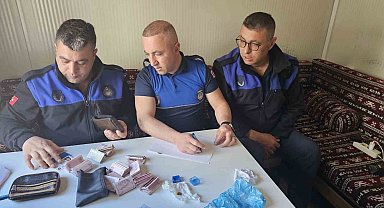 Zabıta tarafından bulunan para ve altın sahibine teslim edildi