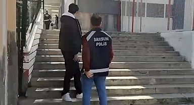 Zamanla yarışan polis kimliğini kaybeden öğrenciyi sınava yetiştirdi