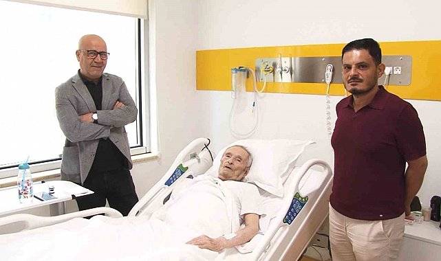 18 yıldır nakil kalbiyle yaşıyor: Üç bypasslı hastaya riskli pil operasyonu