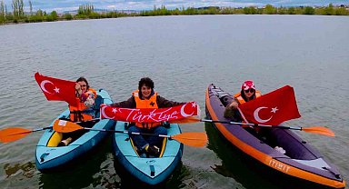 19 Mayıs coşkusu kürek sesleriyle yankılandı