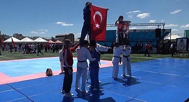 19 Mayıs'ta bayrak heyecanı
