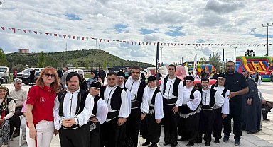 '19 Mayıs Gençlik Festivali' kortej yürüyüşü ile başladı: JÖH'ten Üzüm Salkımı gösterisi nefes kesti