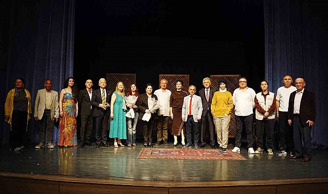 'Annemin Müstakbel Kocası' Çaycuma'da seyirciyle buluştu