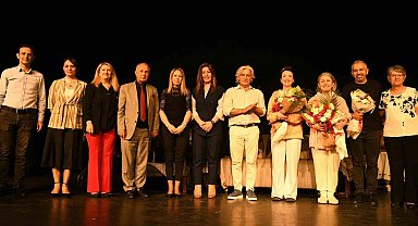 'Demans Pratiği' oyunu duygulandırdı