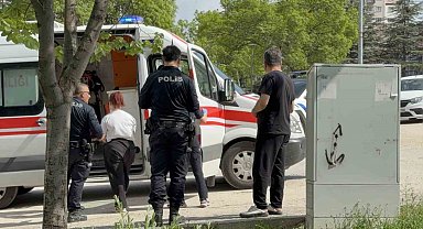 'Erkek arkadaş' kavgasında 3 kız bıçakla yaralandı