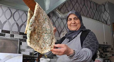 'Kadınsın yapamazsın' dediler, gözleme satarak 10 çocuk büyüttü