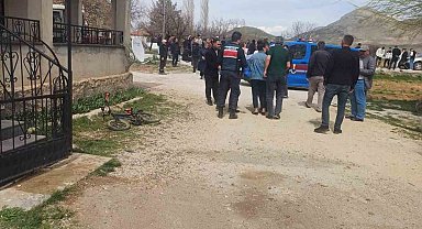 4 çocuk annesi eşini öldürüp intihar etti