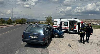 4 kişinin yaralandığı kaza güvenlik kameralarına yansıdı
