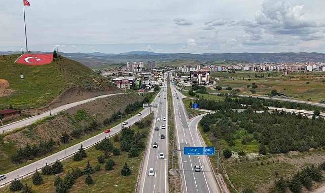 43 ilin bağlantı noktasında yolların son durumu havadan görüntülendi