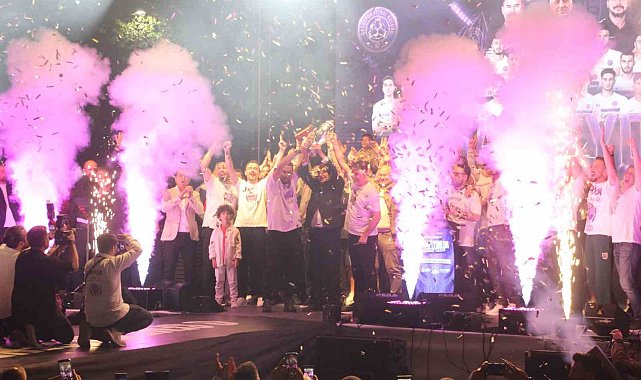 52 Orduspor FK, 2. Lig'e yükselişini kutladı