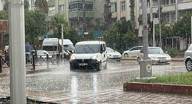 Adana'da Mayıs ortasında şiddetli yağış etkili oldu