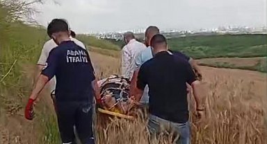 Adana'da otomobil tarlaya uçtu: 1 ölü, 1 yaralı