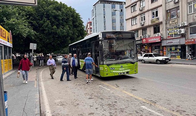 Adana'da ulaşım fiyatlarına tepki: "Dört kişilik aile yolculuk edemez hale geldi"