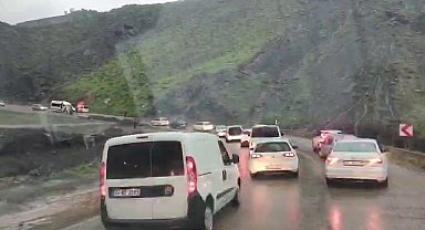 Adıyaman- Çelikhan Karayolunda heyelan