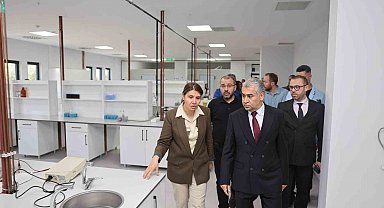 ADÜ Rektörü Kent, araştırma laboratuvarını inceledi