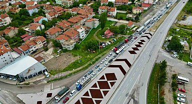 Afyonkarahisar'daki karayollarında bayram trafiği yoğunluğu başladı