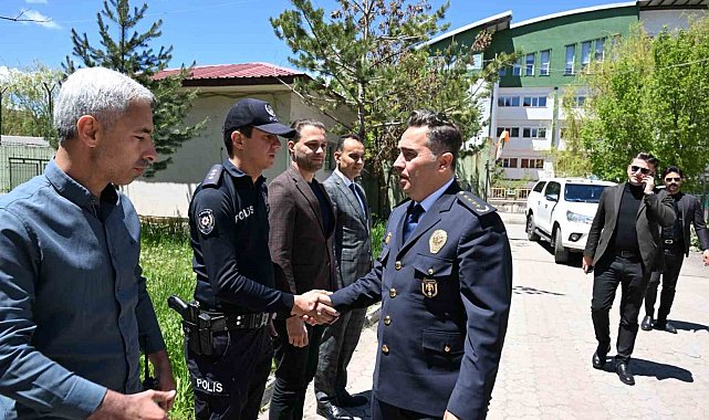 Ağrı Emniyet Müdürü Önder, Kurban Bayramı'nda emniyet personeliyle bayramlaştı