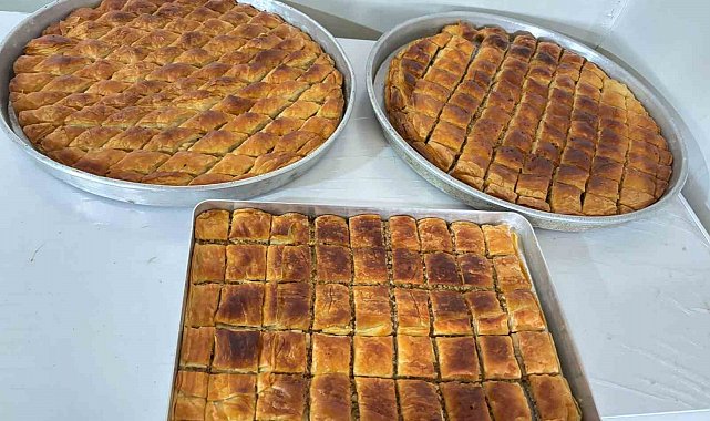 Ağrı'da bayram öncesi evlerde baklava mesaisi başladı
