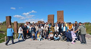 Ahlat Selçuklu Mezarlığı'nda Kurban Bayramı yoğunluğu