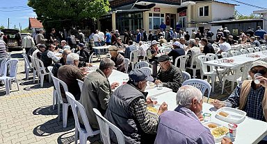 Ahlatlıburun köyünde geleneksel köy hayrı düzenlendi